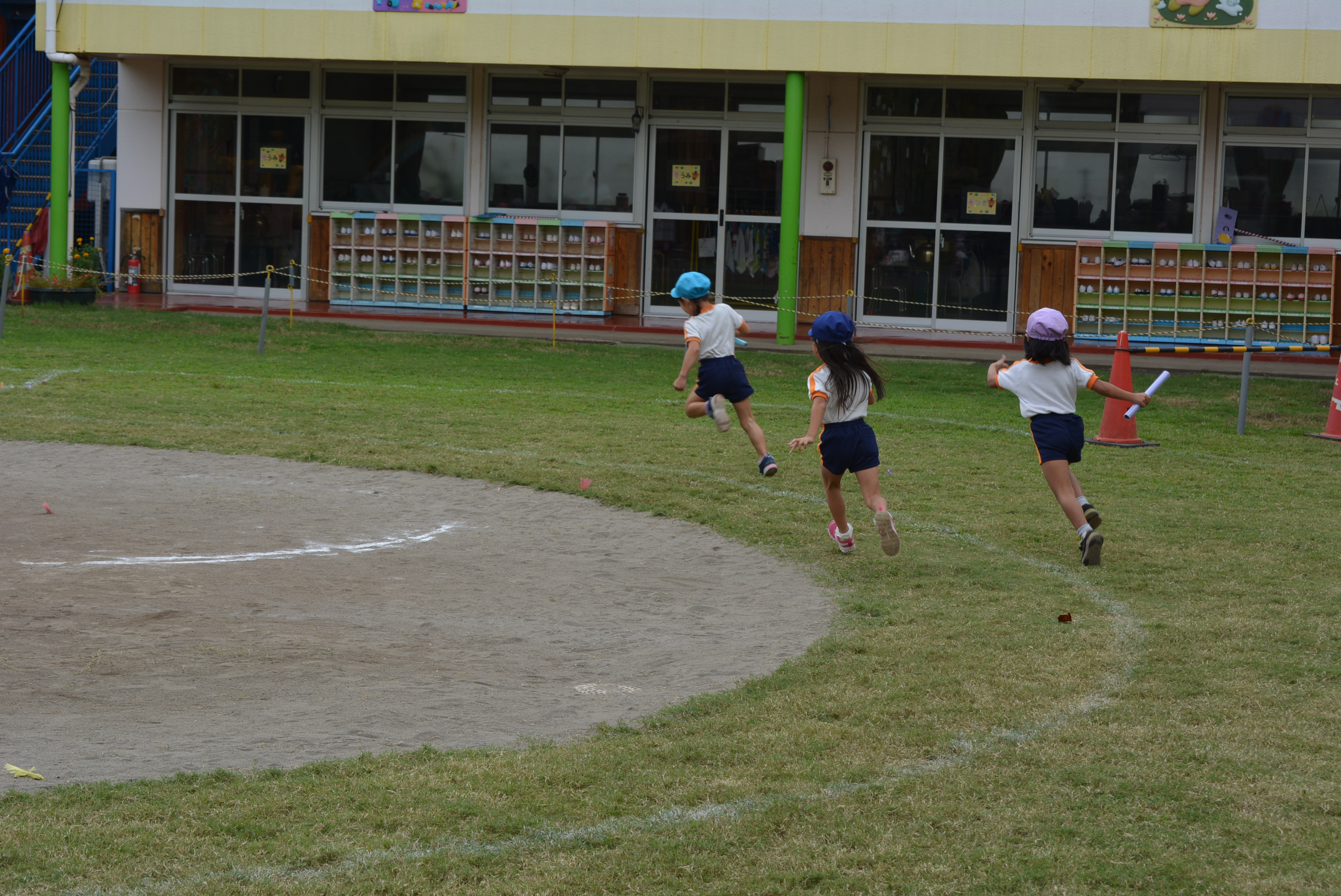 9月20日 木 年長 運動会練習 組体操の隊形 リレー 学校法人 清瀬学園 9月20日 木 年長 運動会練習 組体操の隊形 リレー 学校法人 清瀬学園