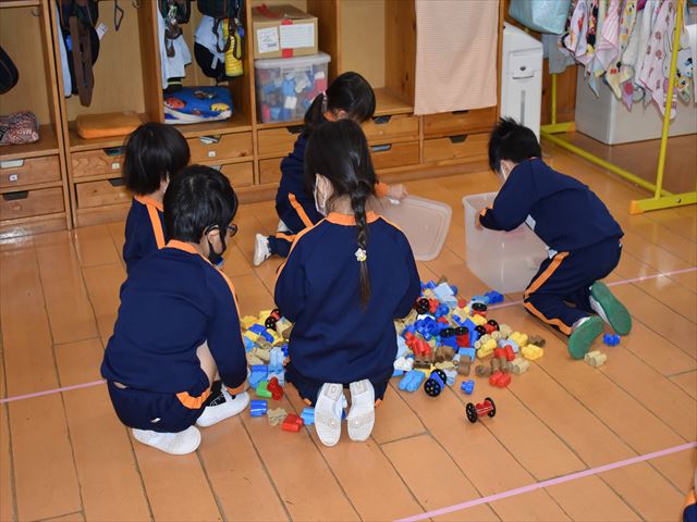 12月21日 月 年中 大掃除 学校法人 清瀬学園 12月21日 月 年中 大掃除 学校法人 清瀬学園